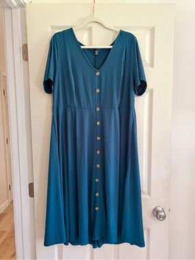 Women’s Blue Plus Size Button-Down V-Neck Midi Dress Size 4XL